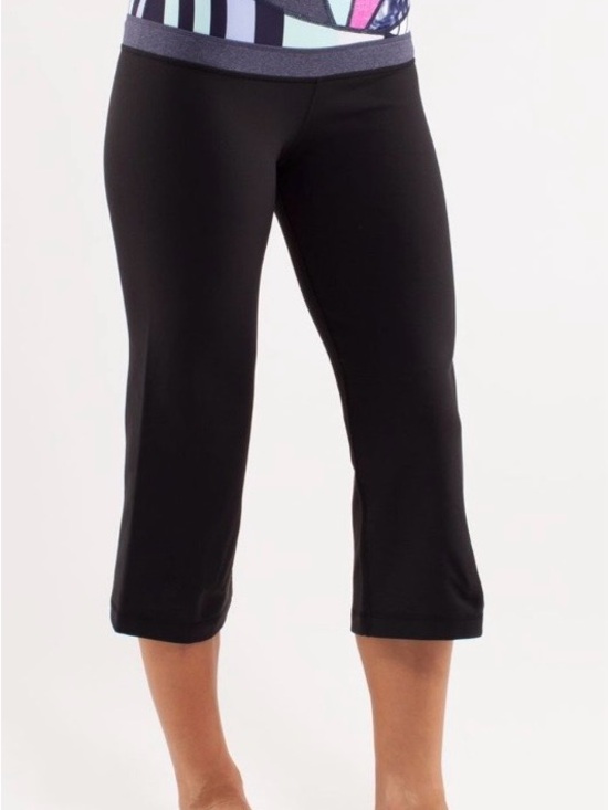 lululemon athletica Pants - Lululemon groove cropped size 10
